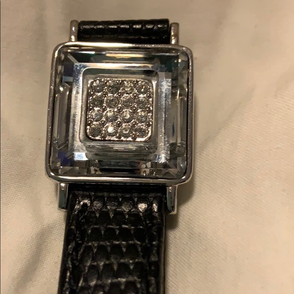 SWAROVSKI LEATHER AND CHRYSTAL BRACELET - Picture 2 of 7